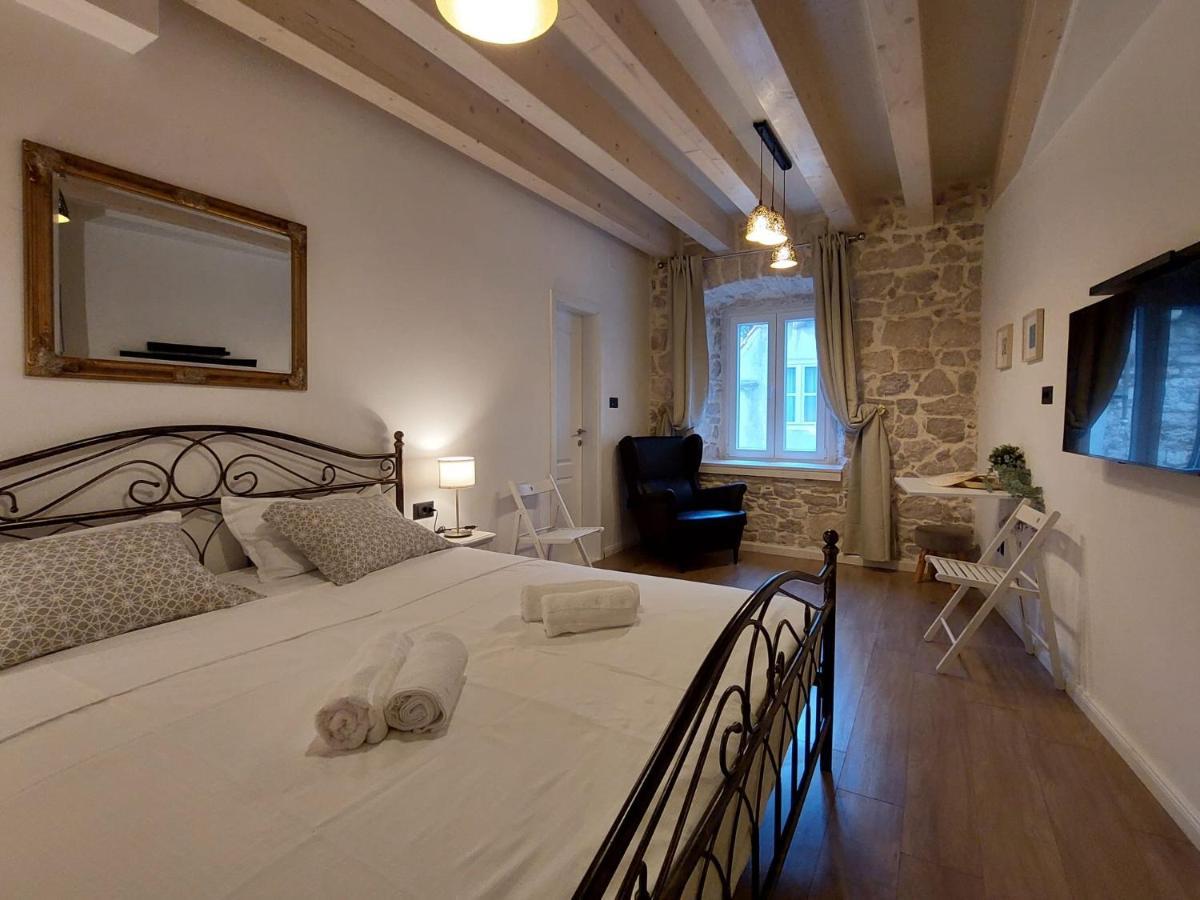 Central Palace Apartment שיבניק מראה חיצוני תמונה