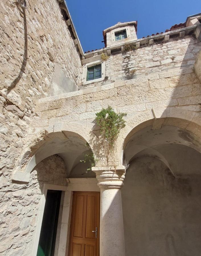 Central Palace Apartment שיבניק מראה חיצוני תמונה