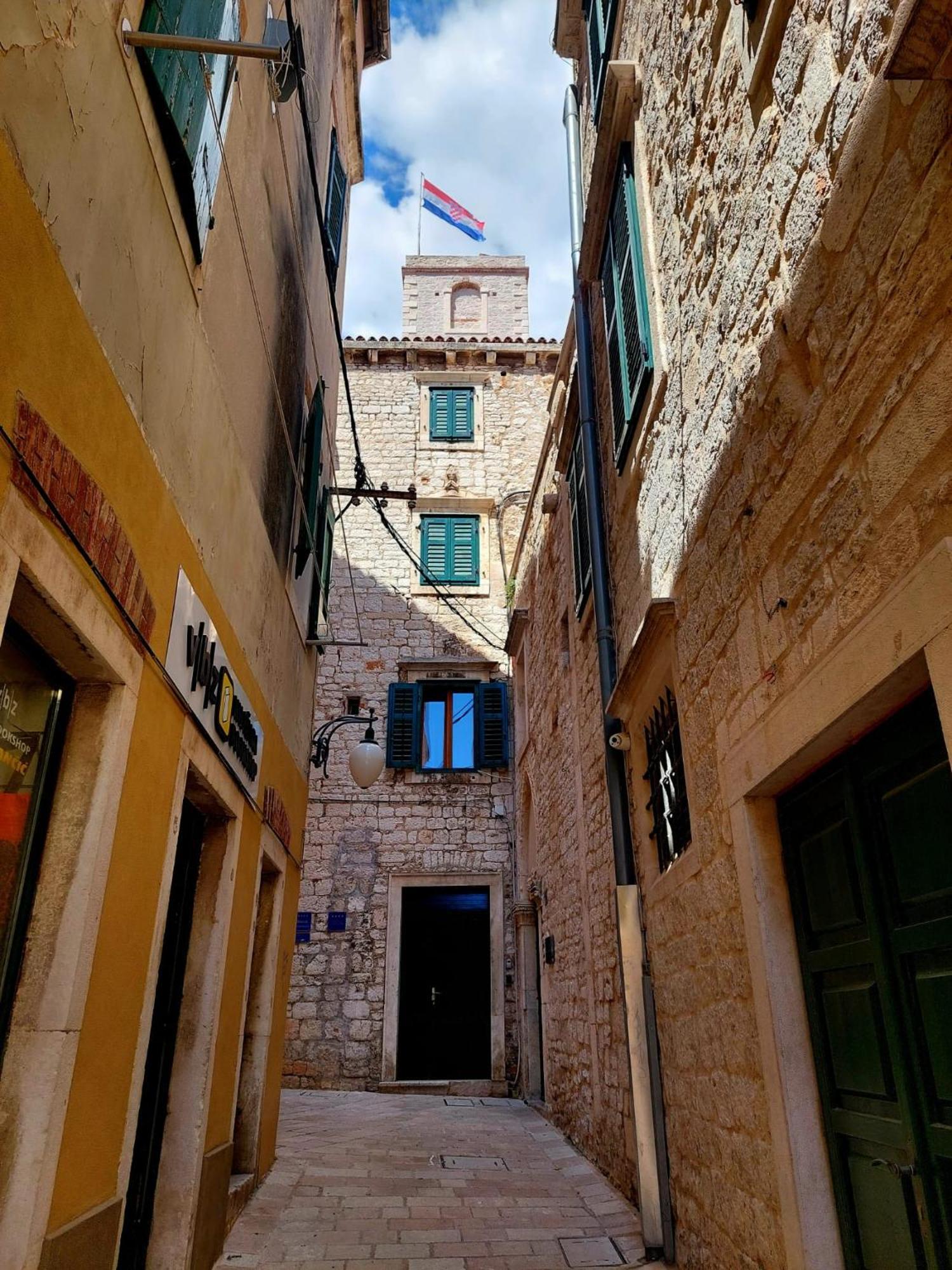 Central Palace Apartment שיבניק מראה חיצוני תמונה